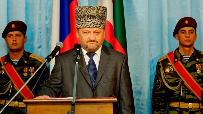 Глава администрации Чеченской Республики Ахмад Кадыров Глава администрации Чеченской Республики Ахмад Кадыров