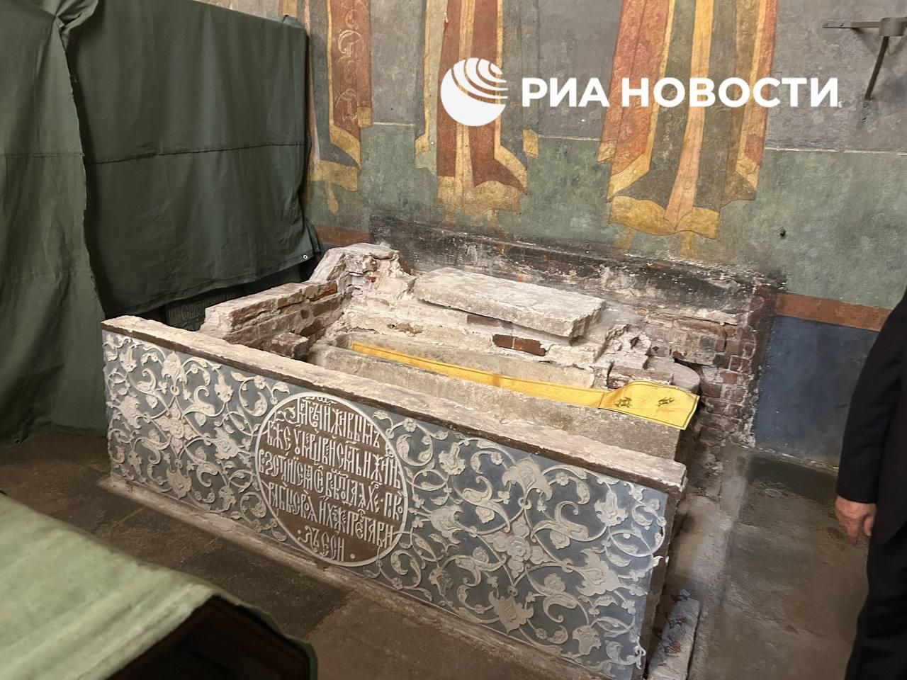 Мощи Дмитрия Донского обнаружили в саркофаге в Архангельском соборе - РИА Новости, 1920, 18.08.2026