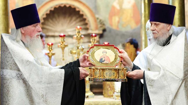 Мощи благоверного князя Димитрия Донского, обнаруженные в саркофаге во время реставрационных работ в Архангельском соборе Московского Кремля