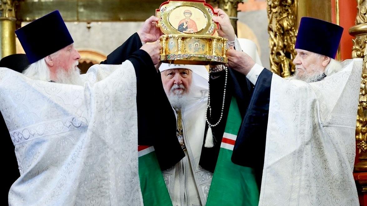 Патриарх Московский и всея Руси Кирилл во время молебна в Архангельском соборе Московского Кремля у мощей благоверного князя Димитрия Донского. 17 августа 2026 - РИА Новости, 1920, 18.08.2026