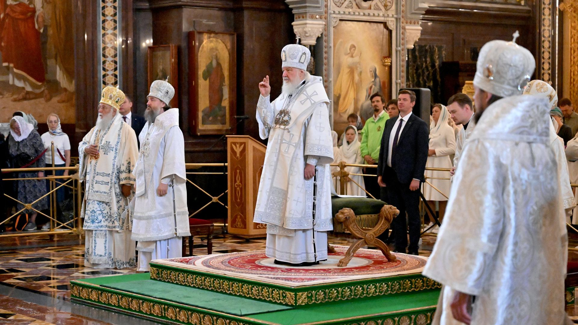 Патриарх Московский и всея Руси Кирилл проводит Божественную литургию в Праздник Преображения Господня в Храме Христа Спасителя в Москве - РИА Новости, 1920, 19.08.2026