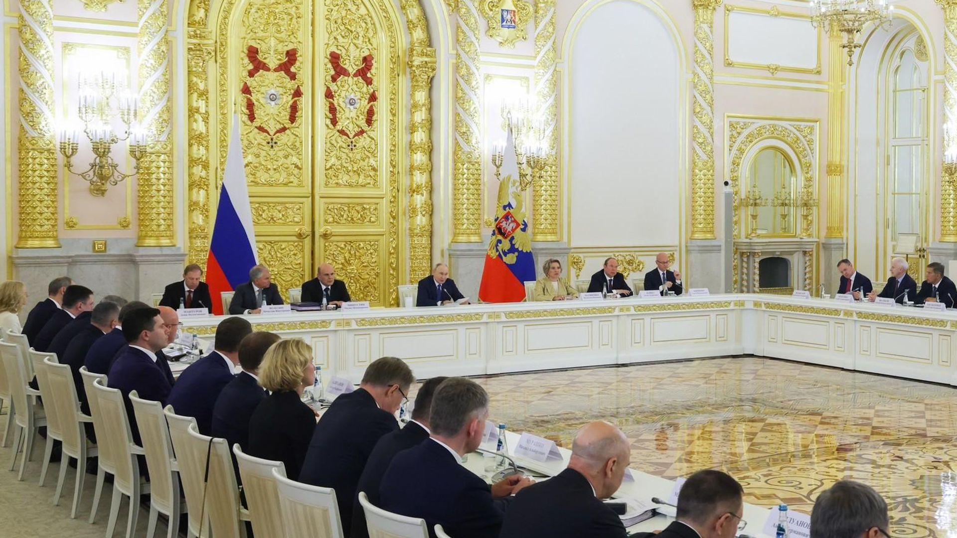 Путин о поврежденных логистических мощностях Путин о поврежденных логистических мощностях - РИА Новости, 1920, 19.08.2026