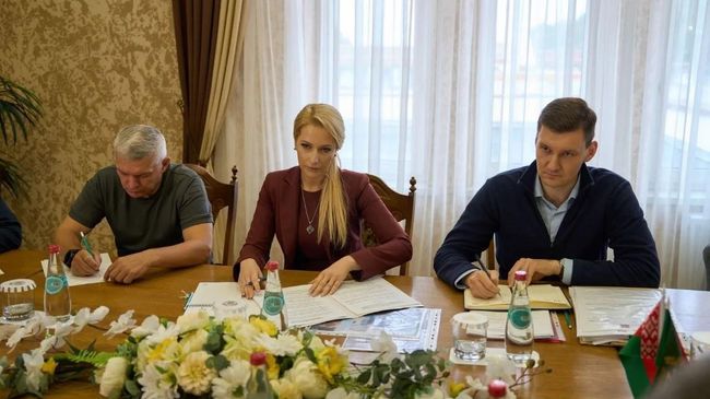 Уполномоченный по правам человека в РФ Яна Лантратова во время встречи с украинским омбудсменом Дмитрием Лубинцом. 19 августа 2026