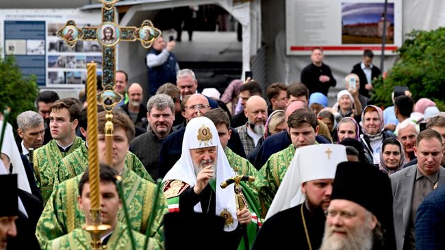 Патриарх Московский и всея Руси Кирилл на территории Спасо-Преображенского Соловецкого ставропигиального мужского монастыря на Соловках
