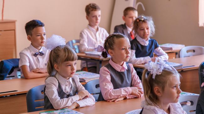 Школьники на уроке