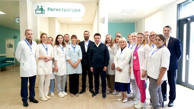Губернатор Московской области Андрей Воробьев в поликлинике в подмосковном Лосино-Петровском 