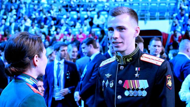 Начальник главного штаба Юнармии Владислав Головин перед началом второго этапа XXIII съезда партии Единая Россия