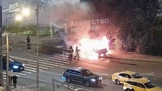 ДТП с последующим возгоранием автомобиля на проспекте Вернадского в Москве