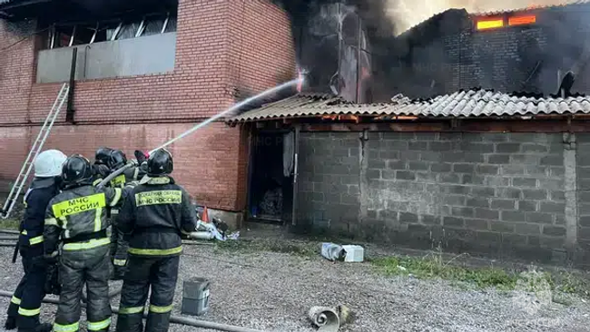 Ликвидация пожара на мебельном складе в Красноярске