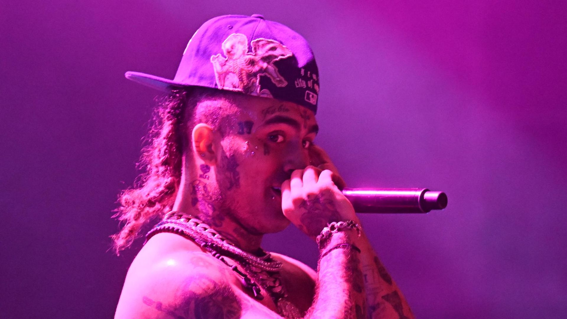 Рэпер Lil Pump выступает на сольном концерте в концертном зале VK Stadium в Москве Рэпер Lil Pump выступает на сольном концерте в концертном зале VK Stadium в Москве - РИА Новости, 1920, 22.08.2026