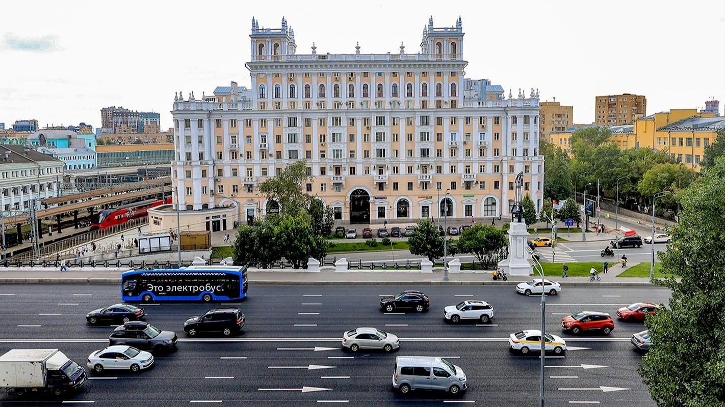 Специалисты комплекса городского хозяйства отремонтировали асфальтовое покрытие на Тверском путепроводе Специалисты комплекса городского хозяйства отремонтировали асфальтовое покрытие на Тверском путепроводе - РИА Новости, 1920, 26.08.2026