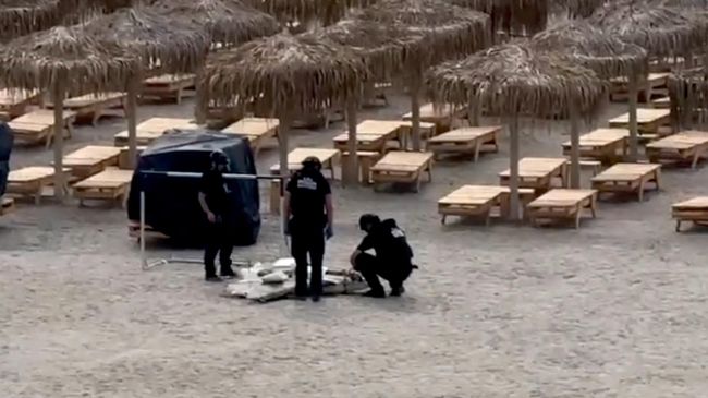 Обломок дрона со взрывчаткой был выброшен волнами на берег пляжа Олимп в Румынии