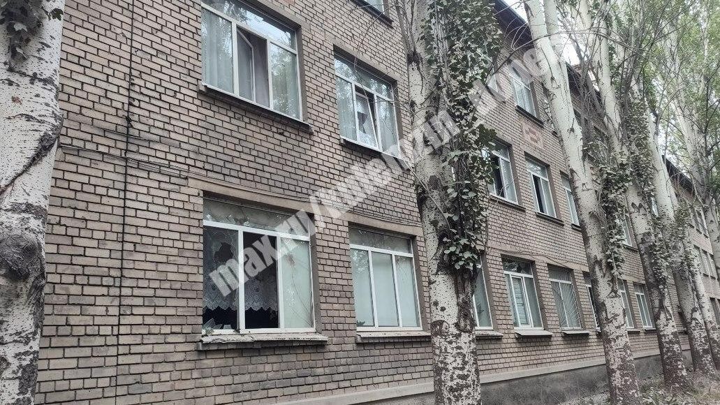 Последствия атаки ВСУна учебное заведение в Калининском районе Донецка. 26 августа 2026 Последствия атаки ВСУна учебное заведение в Калининском районе Донецка. 26 августа 2026 - РИА Новости, 1920, 26.08.2026