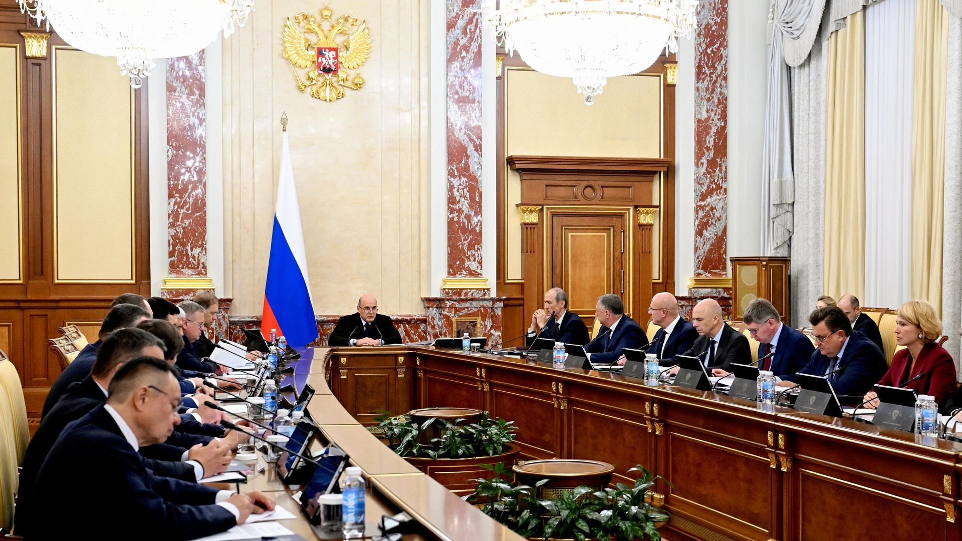 Председатель правительства РФ Михаил Мишустин проводит заседание кабинета министров РФ. 27 августа 2026 Председатель правительства РФ Михаил Мишустин проводит заседание кабинета министров РФ. 27 августа 2026 - РИА Новости, 1920, 27.08.2026