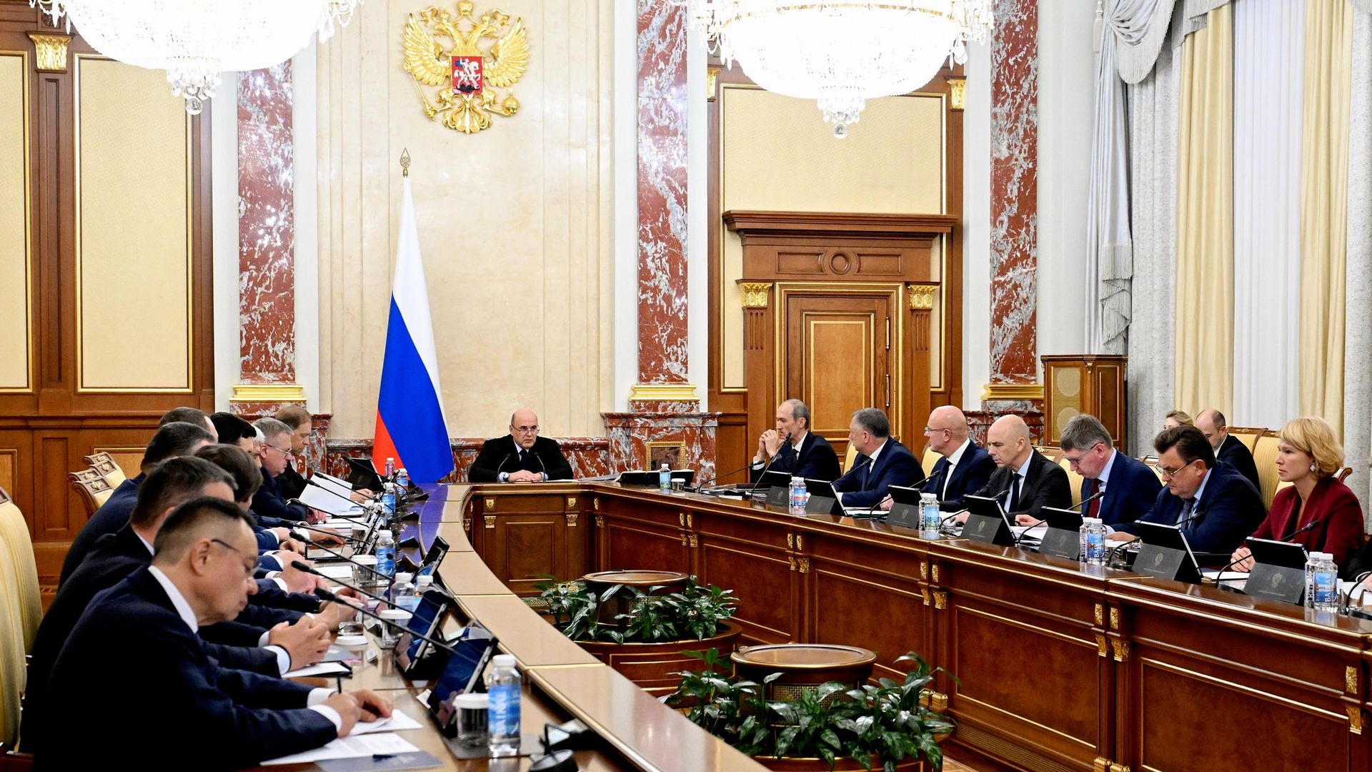 Председатель правительства РФ Михаил Мишустин проводит заседание кабинета министров РФ. 27 августа 2026 Председатель правительства РФ Михаил Мишустин проводит заседание кабинета министров РФ. 27 августа 2026 - РИА Новости, 1920, 27.08.2026