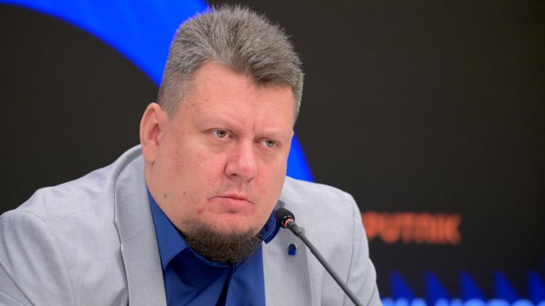 Председатель Общественной палаты ЛНР, проректор по информационной политике, патриотическому воспитанию и студенческим проектам Луганского государственного университета имени Владимира Даля Сергей Коваленок Председатель Общественной палаты ЛНР, проректор по информационной политике, патриотическому воспитанию и студенческим проектам Луганского государственного университета имени Владимира Даля Сергей Коваленок