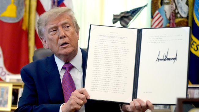 Президент США Дональд Трамп подписал указ о переименовании озера Онтарио в озеро Америка