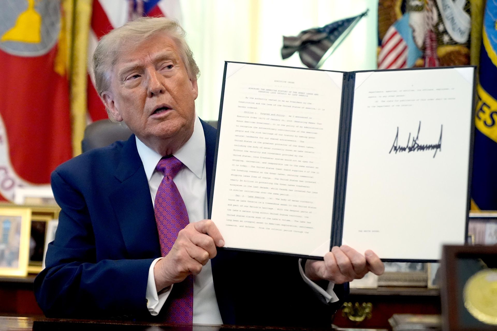 Президент США Дональд Трамп подписал указ о переименовании озера Онтарио в озеро Америка - РИА Новости, 1920, 27.08.2026