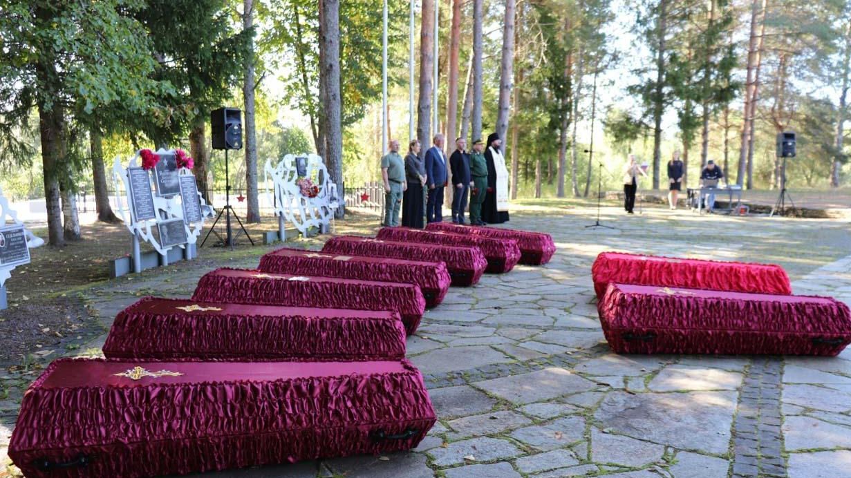 Церемония захоронения останков 162 бойцов и командиров РККА в Новгородской области Церемония захоронения останков 162 бойцов и командиров РККА в Новгородской области - РИА Новости, 1920, 28.08.2026