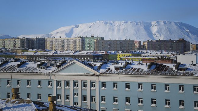 Вид на город из гостиницы Норильска