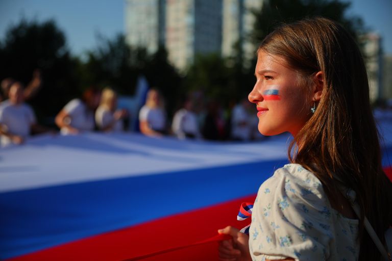 Празднование Дня государственного флага РФ в Волгограде Празднование Дня государственного флага РФ в Волгограде