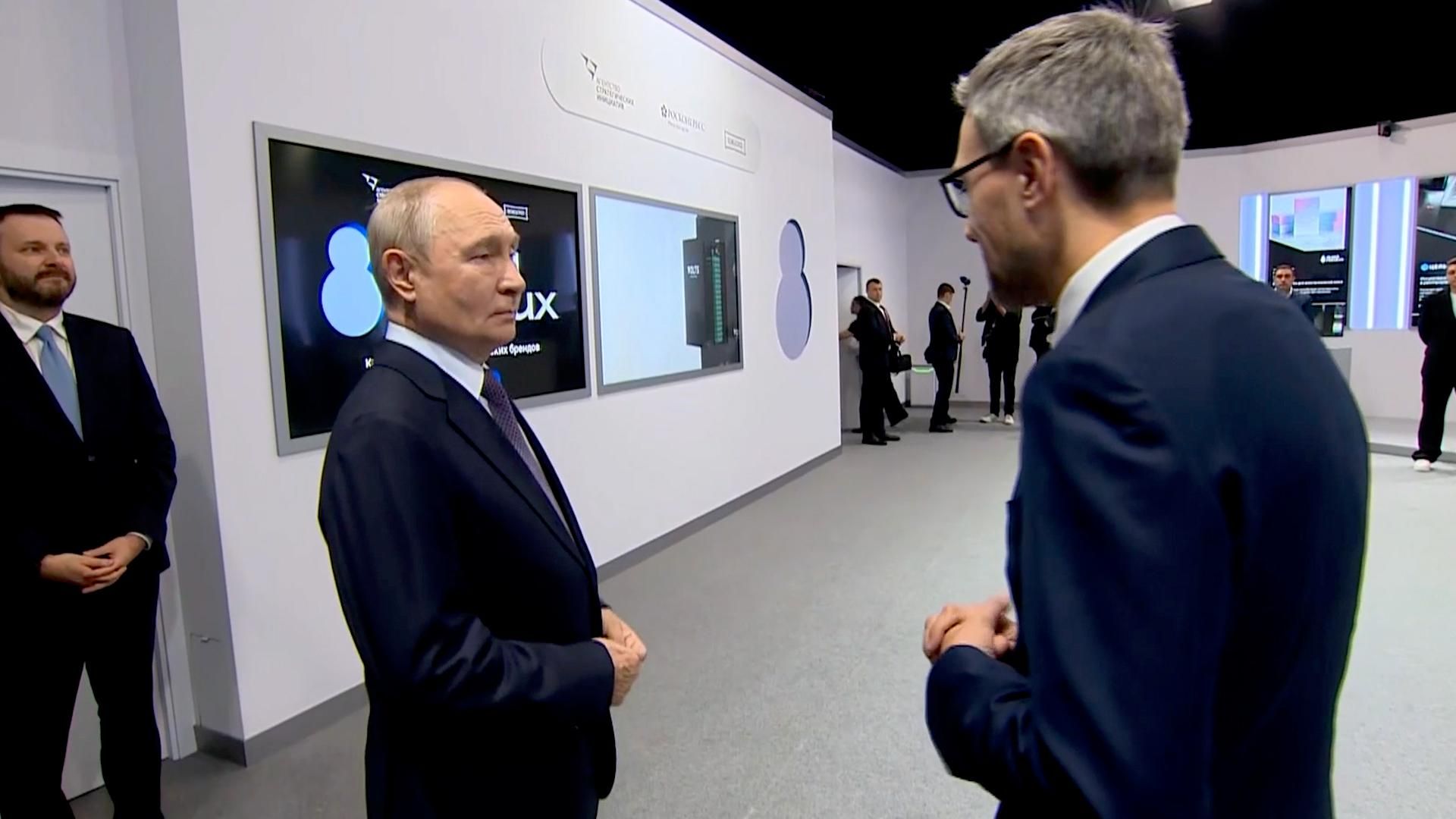 Путин на выставке конкурса технологических компаний Знай наших в Нижнем Новгороде Путин на выставке конкурса технологических компаний Знай наших в Нижнем Новгороде - РИА Новости, 1920, 28.08.2026