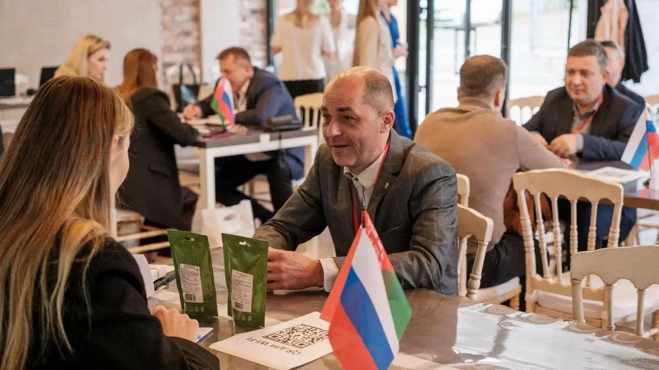 Международная реверсная бизнес-миссия завершилась в Смоленской области Международная реверсная бизнес-миссия завершилась в Смоленской области - РИА Новости, 1920, 28.08.2026