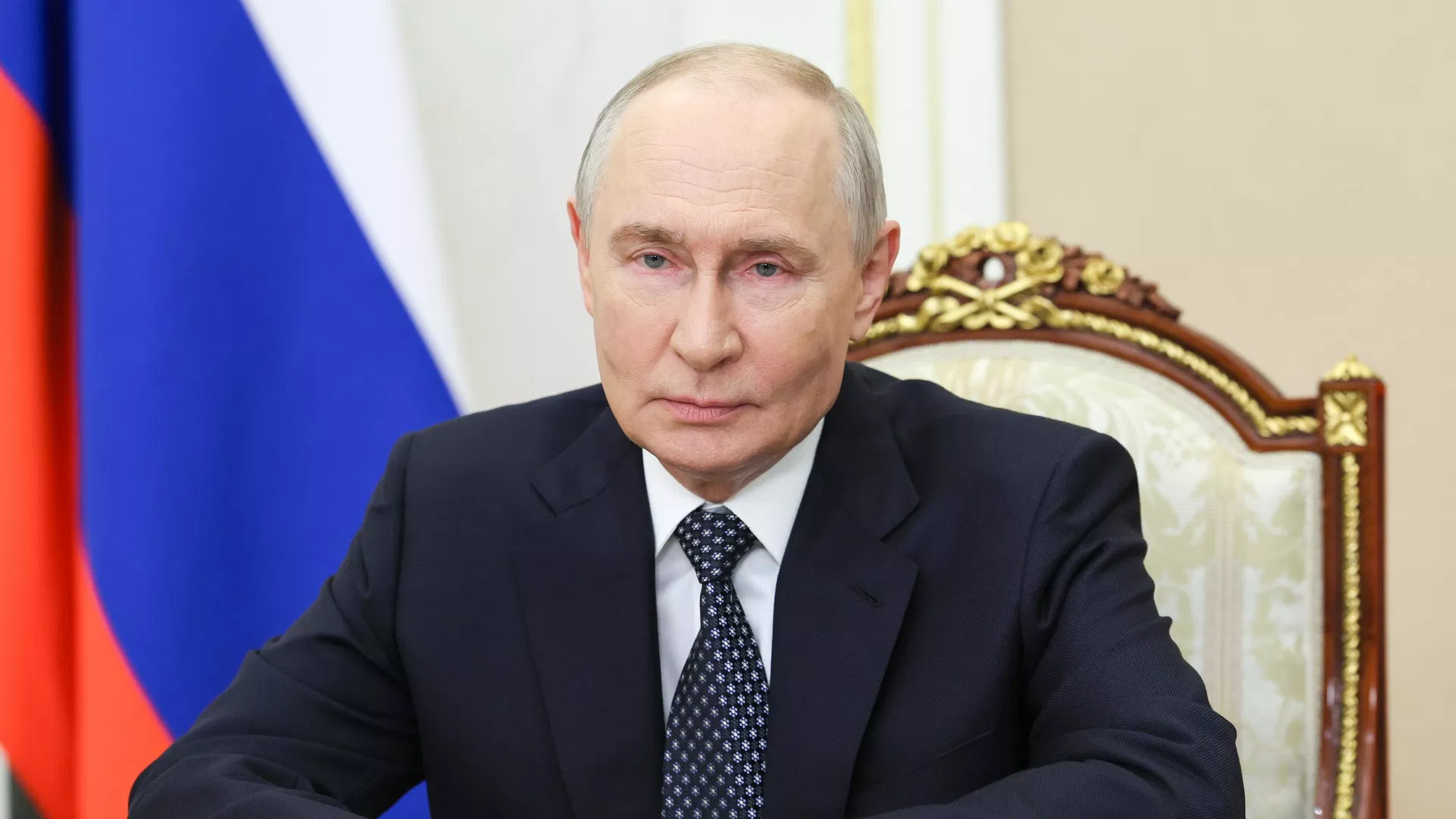 Путин поручил подготовить доклад об обучении чиновников на тему технологий