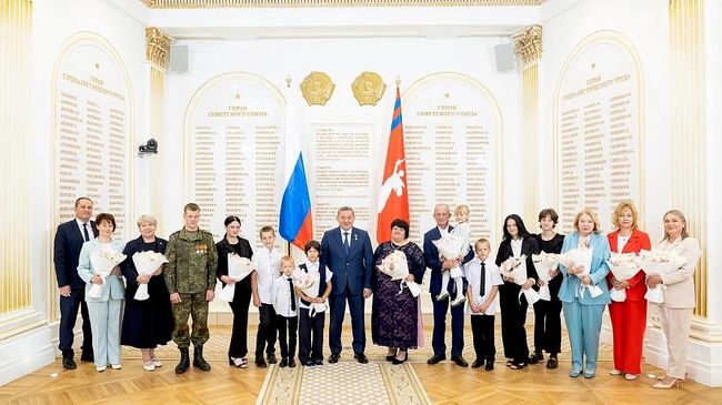 Награждение жительницы Вологодской области Валентины Филипповой орденом Мать-героиня