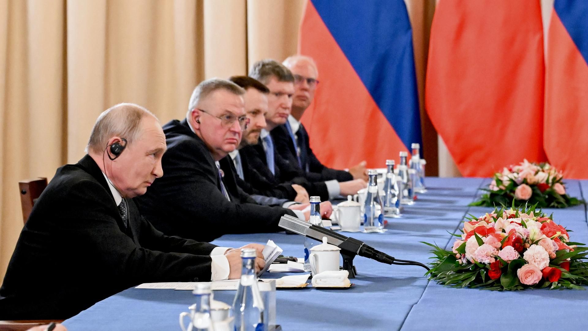 Путин соболезнует родным и близким погибших в Непале Путин соболезнует родным и близким погибших в Непале - РИА Новости, 1920, 31.08.2026