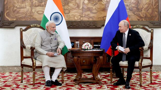 Президент РФ Владимир Путин и премьер-министр Индии Нарендра Моди во время встречи на полях саммита Шанхайской организации сотрудничества. 31 августа 2026 Президент РФ Владимир Путин и премьер-министр Индии Нарендра Моди во время встречи на полях саммита Шанхайской организации сотрудничества. 31 августа 2026
