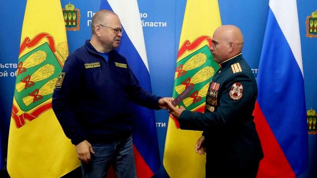 Губернатор Пензенской области Олег Мельниченко вручил дипломы выпускникам проекта Герои Пензенского края