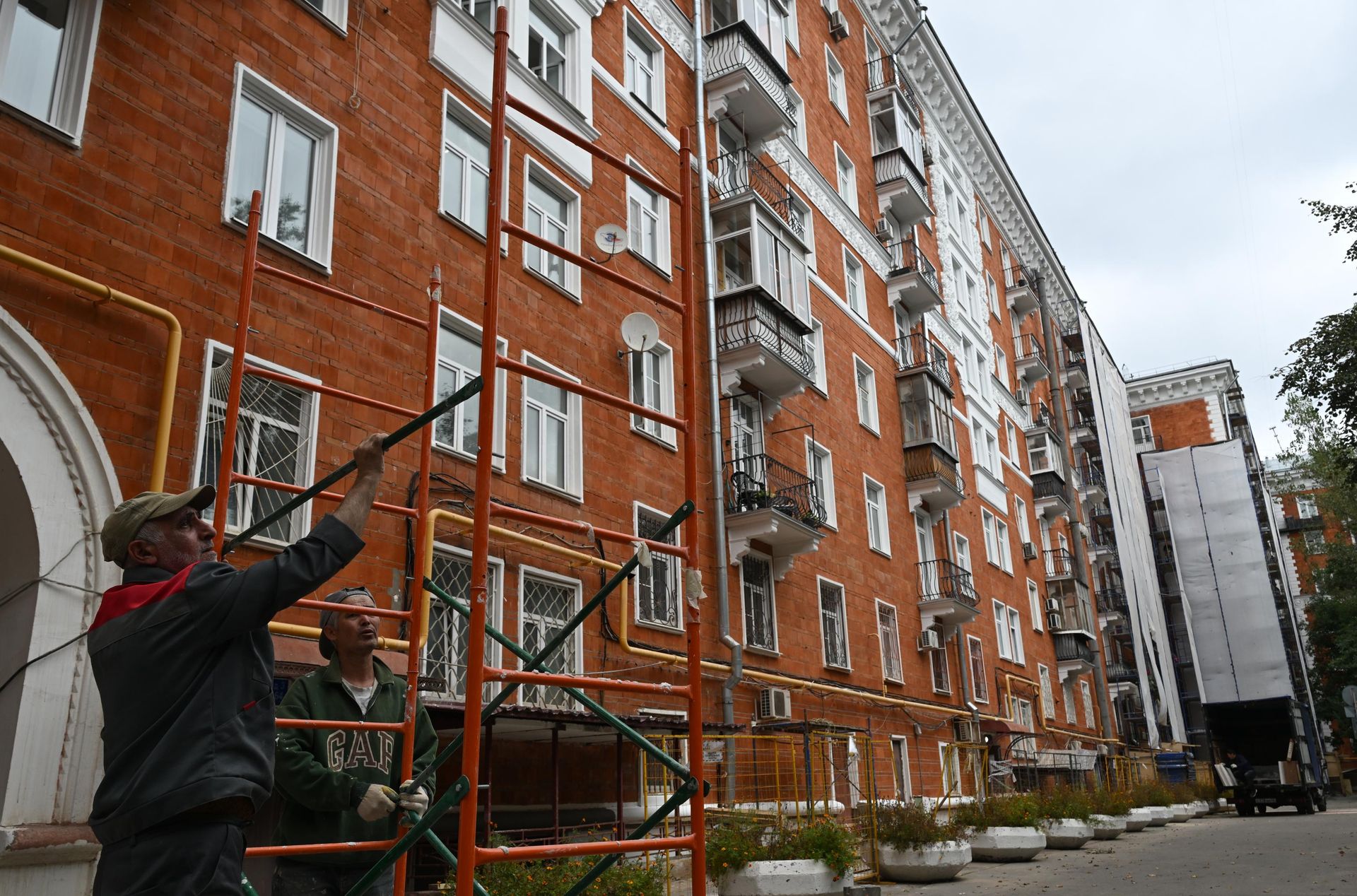 Реставрация исторического дома на улице Строителей в Москве. - РИА Новости, 1920, 31.08.2026