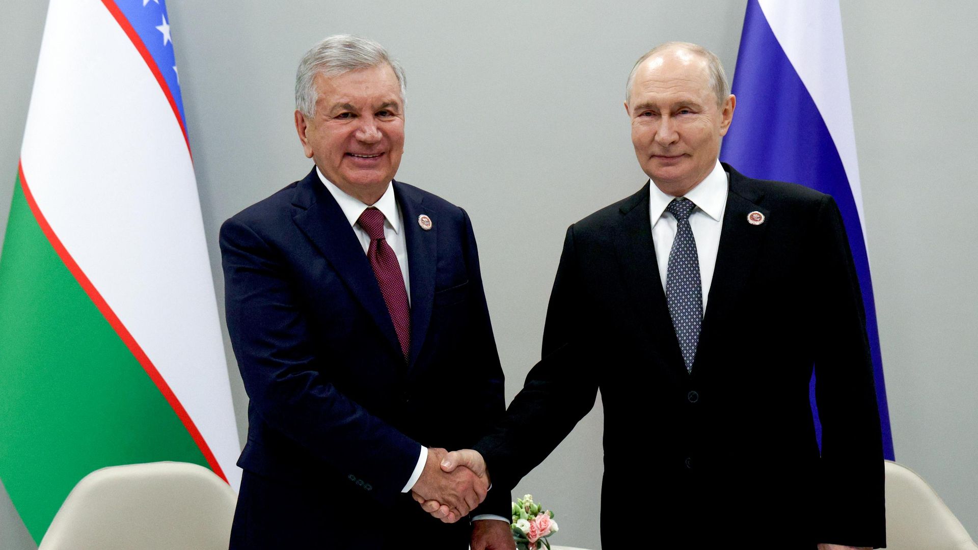 Президент РФ Владимир Путин и президент Узбекистана Шавкат Мирзиеев во время встречи на полях саммита Шанхайской организации сотрудничества Президент РФ Владимир Путин и президент Узбекистана Шавкат Мирзиеев во время встречи на полях саммита Шанхайской организации сотрудничества - РИА Новости, 1920, 31.08.2026