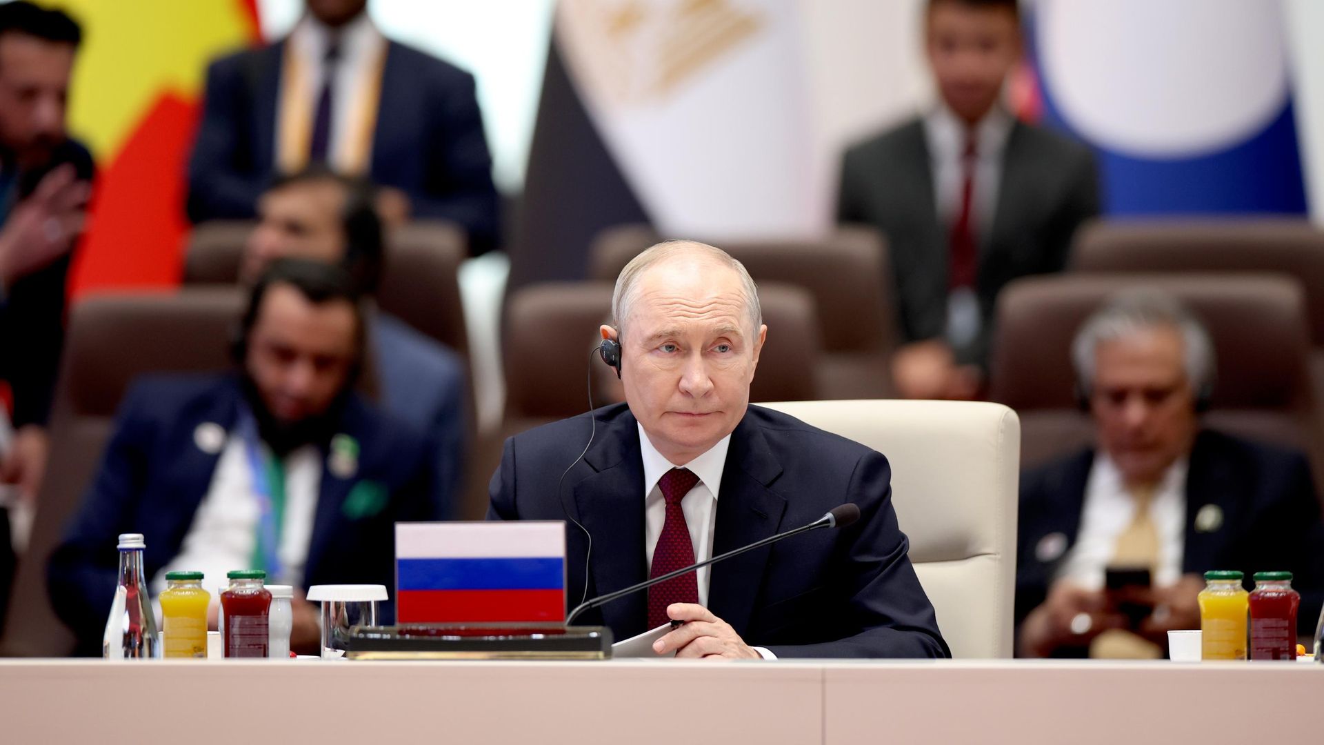 Президент России Владимир Путин на заседании в формате ШОС плюс в Бишкеке Президент России Владимир Путин на заседании в формате ШОС плюс в Бишкеке - РИА Новости, 1920, 01.09.2026