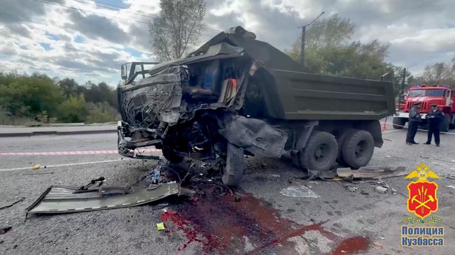 ДТП с участием КамАЗа и рейсового автобуса в Ленинске-Кузнецком