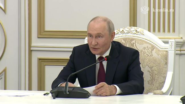 Путин на встрече с президентом Республики Таджикистан Эмомали Рахмоном Путин на встрече с президентом Республики Таджикистан Эмомали Рахмоном