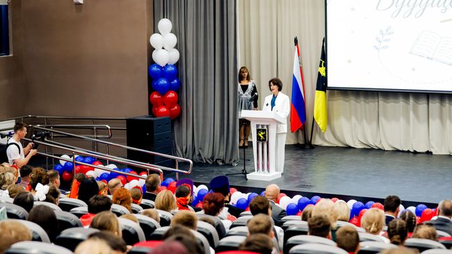Глава Химок Инна Федотова открыла новую школу на 1,1 тысячи мест в День знаний 