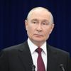 Президент России Владимир Путин отвечает на вопросы СМИ в Бишкеке