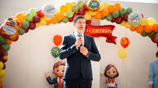 Глава городского округа Люберцы Владимир Волков на открытии здания гимназии в Дзержинском