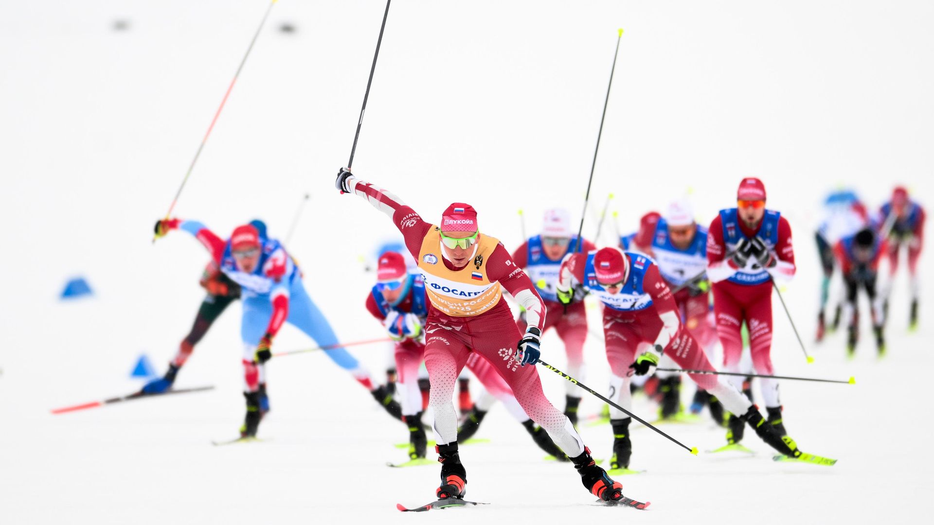 Александр Большунов на дистанции скиатлона на 20 км среди мужчин на чемпионате России по лыжным гонкам Александр Большунов на дистанции скиатлона на 20 км среди мужчин на чемпионате России по лыжным гонкам - РИА Новости, 1920, 02.09.2026