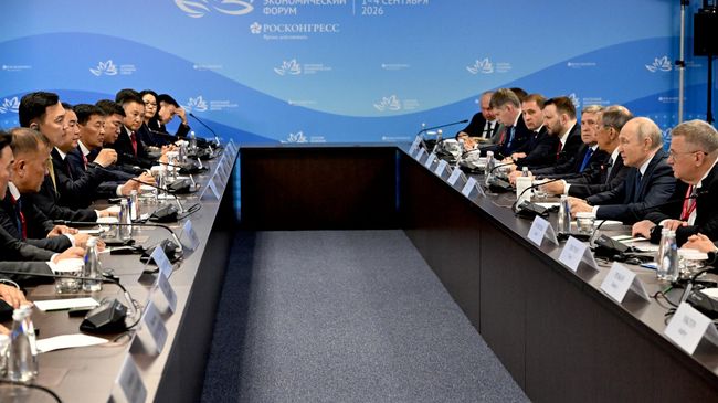 Переговоры Путина с премьером Монголии на ВЭФ во Владивостоке