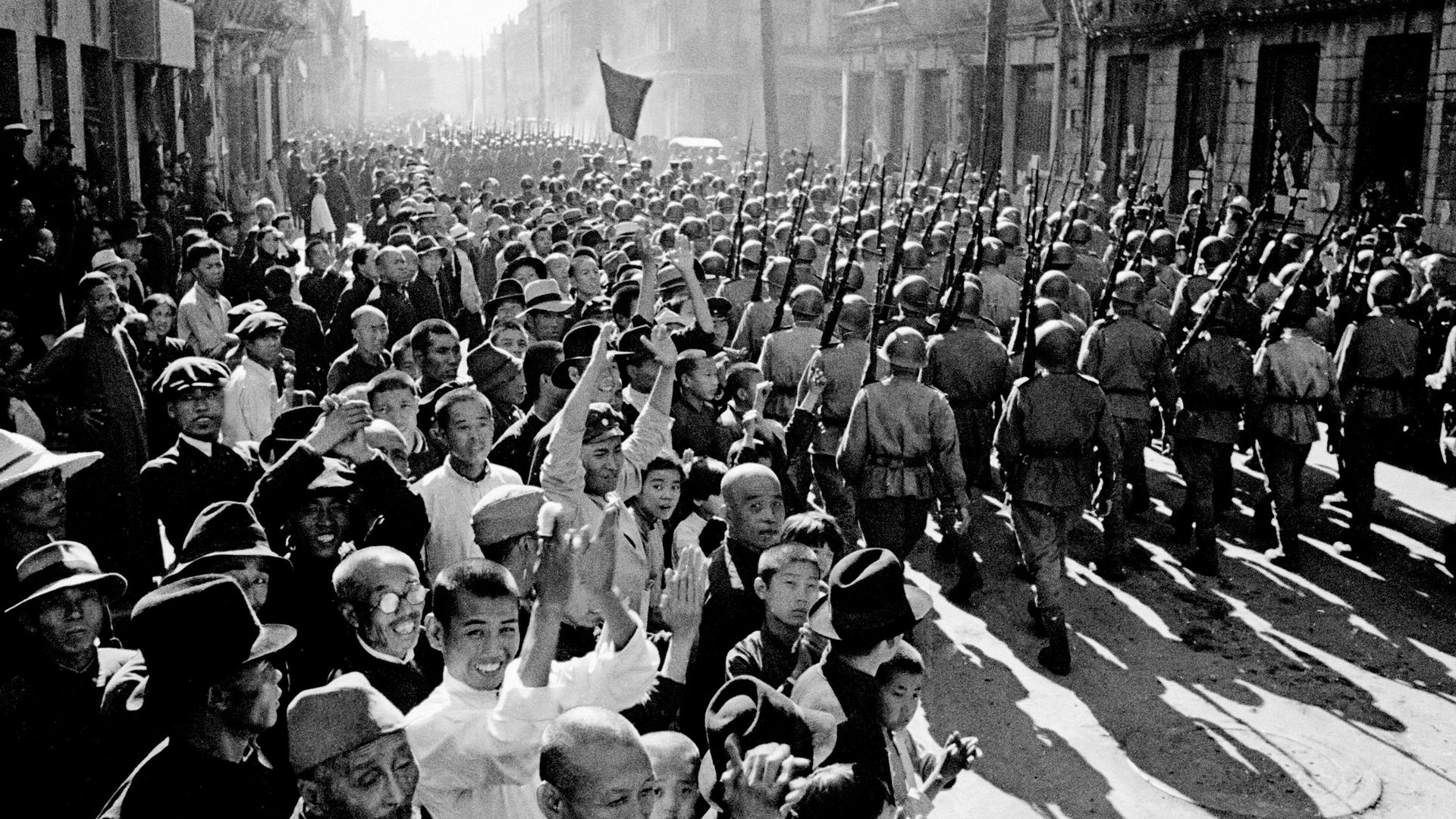 Советско-японская война 1945. Жители Харбина приветствуют красноармейцев 2-го Дальневосточного фронта во время торжественного парада в честь Победы Советского Союза над Японией Советско-японская война 1945. Жители Харбина приветствуют красноармейцев 2-го Дальневосточного фронта во время торжественного парада в честь Победы Советского Союза над Японией - РИА Новости, 1920, 03.09.2026