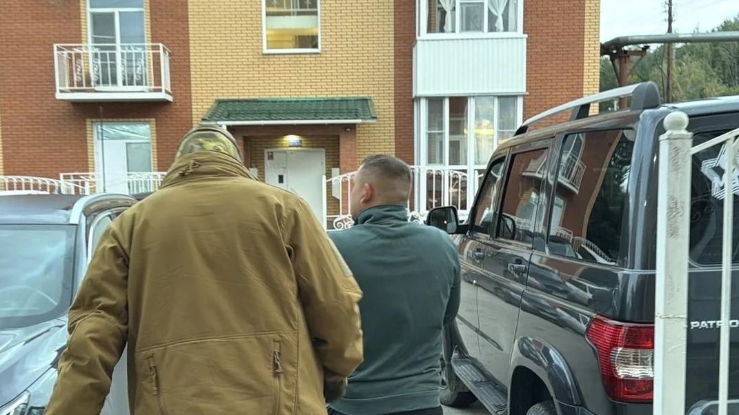 Задержание подозреваемого в хищении выплат бойцам СВО в Новосибирской области Задержание подозреваемого в хищении выплат бойцам СВО в Новосибирской области - РИА Новости, 1920, 03.09.2026
