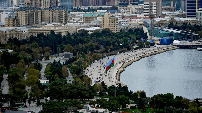 Бакинский бульвар на набережной Бакинской бухты Бакинский бульвар на набережной Бакинской бухты