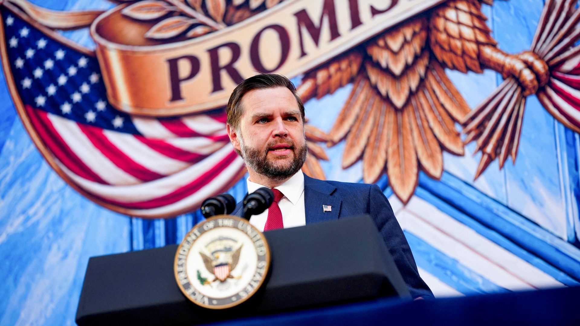 Вице-президент США Джей Ди Вэнс выступает на мероприятии в Институте мира имени Дональда Трампа. 3 сентября 2026 Вице-президент США Джей Ди Вэнс выступает на мероприятии в Институте мира имени Дональда Трампа. 3 сентября 2026 - РИА Новости, 1920, 03.09.2026
