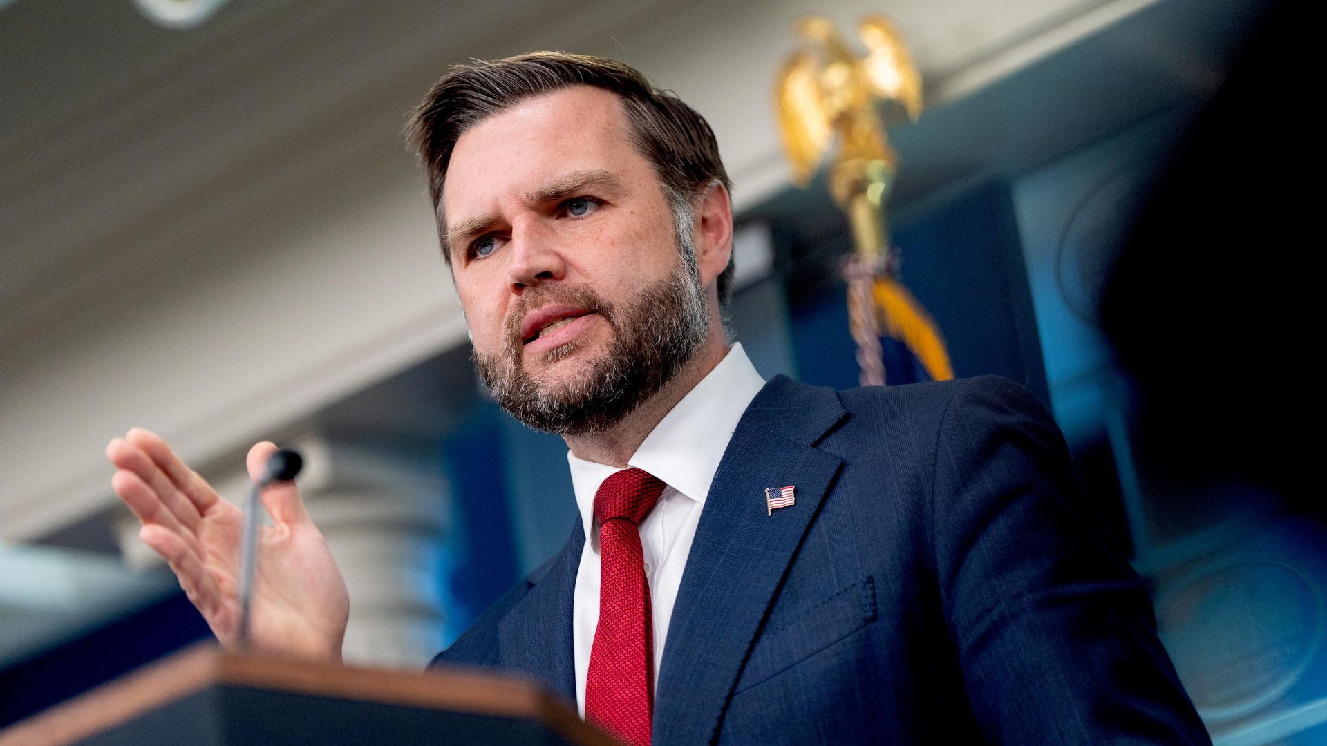 Вице-президент США Джей Ди Вэнс во время брифинга в Белом доме. 3 сентября 2026 Вице-президент США Джей Ди Вэнс во время брифинга в Белом доме. 3 сентября 2026 - РИА Новости, 1920, 03.09.2026