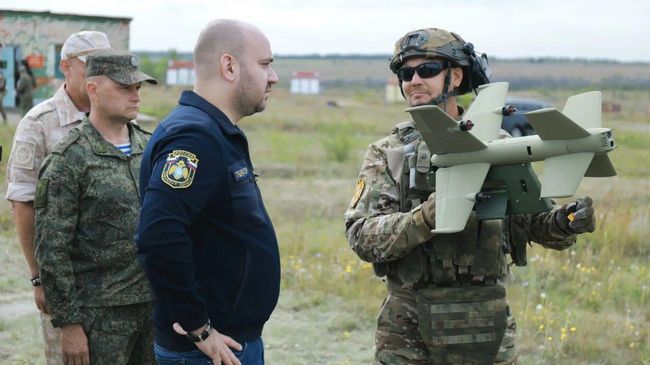 Губернатор Самарской области Вячеслав Федорищев на тренировке мобильных огневых групп