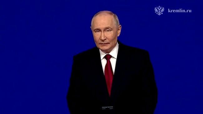 Всех, кто искренне любит нашу столицу:  Путин поздравил россиян с Днем Москвы