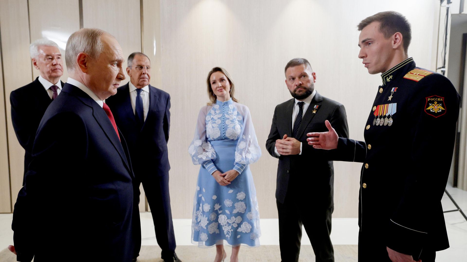 Президент России Владимир Путин во время встречи с пятеркой лидеров партии Единая Россия на выборах в Государственную Думу РФ Президент России Владимир Путин во время встречи с пятеркой лидеров партии Единая Россия на выборах в Государственную Думу РФ - РИА Новости, 1920, 05.09.2026
